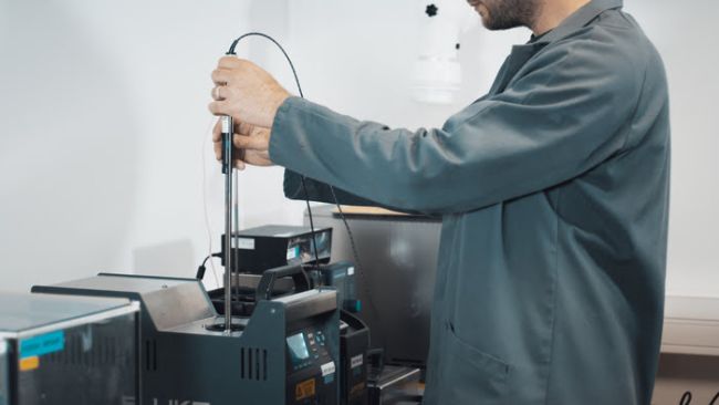 étalonnage sondes de température, thermomètres, sondes de contact, thermocouples avec four étalon